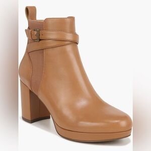 Vionic Nella Platform Bootie